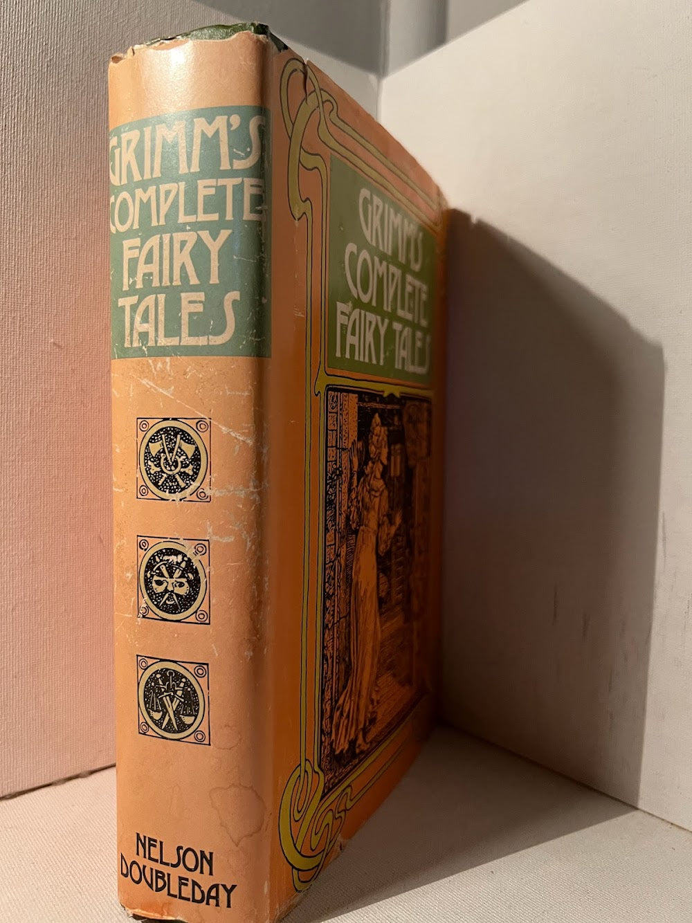 Grimm's Complete Fairy Tales