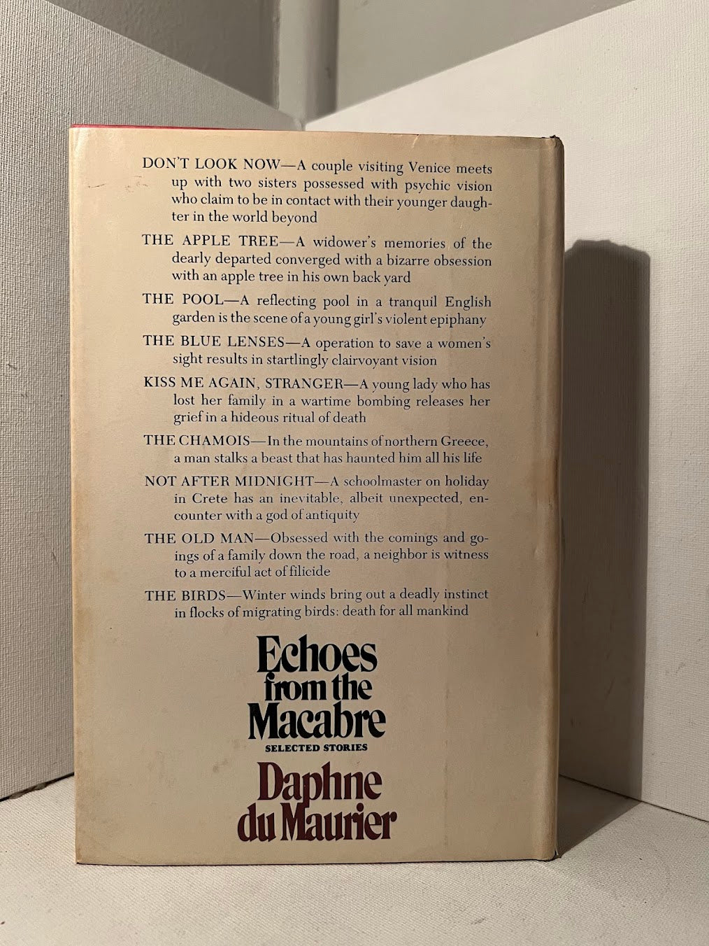 Echoes from the Macabre by Daphne du Maurier