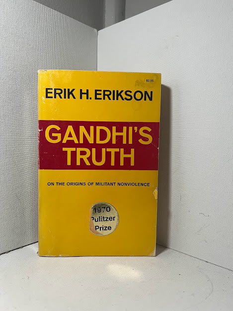 Gandhi's Truth by Erik Erikson